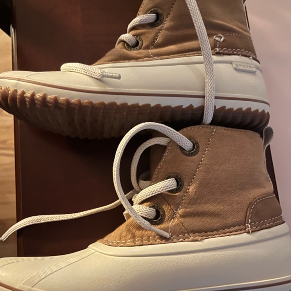 Sperry Woman’s waterproof boots - Picture 3 of 6